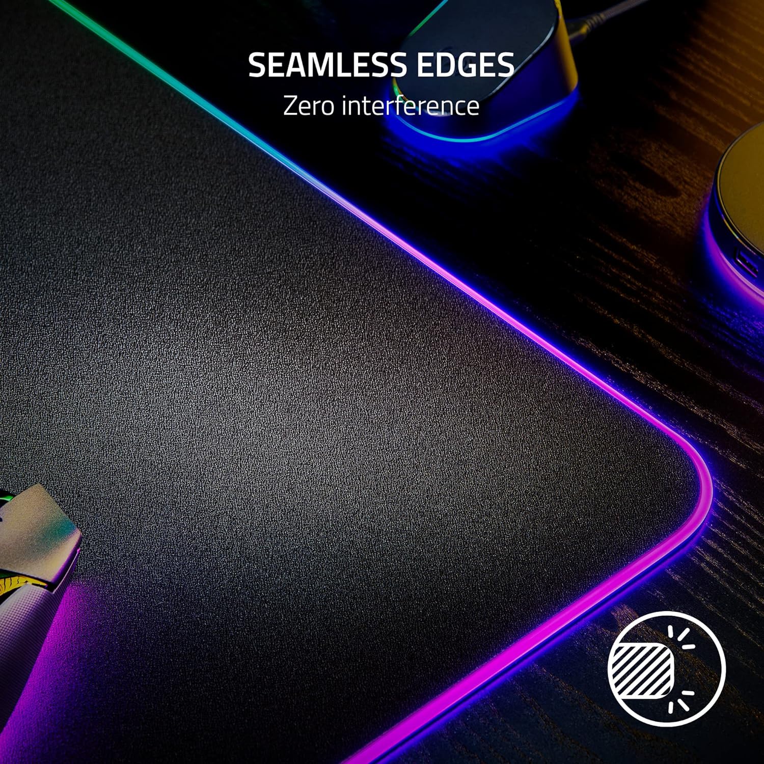 Razer_Mouse_Pad_Strider_Chroma_RGB_XXL__900x370x4mm___black_RZ02-04490100-R3M1_4.jpg